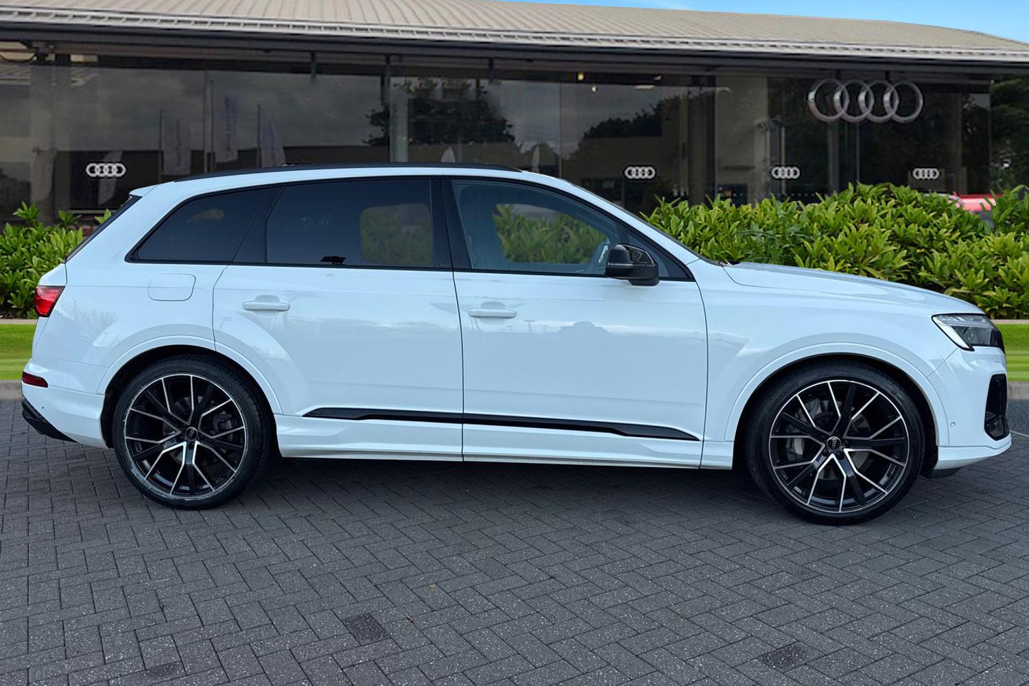 Used Audi Q7 2024 for sale - 76896205: Photo 3