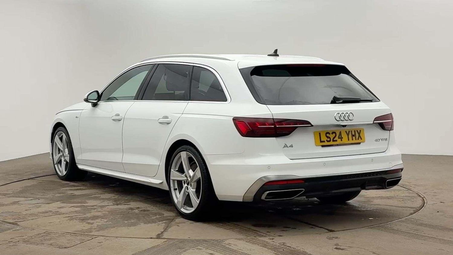 Used Audi A4 Avant 2024 for sale - 78163480: Photo 3