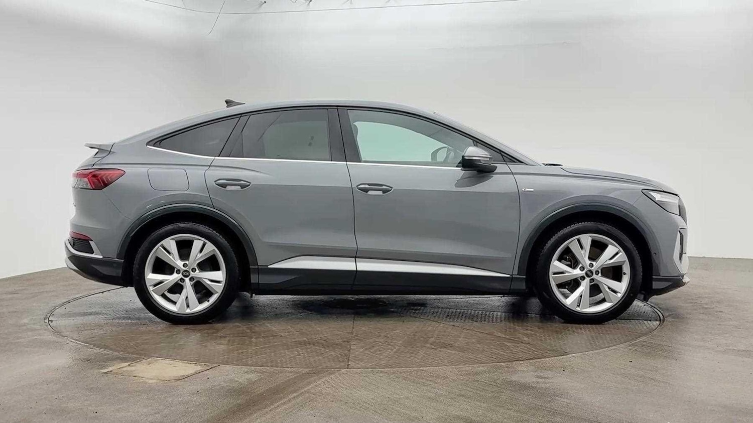 Used Audi Q4 e-tron 2022 for sale - 77692263: Photo 4