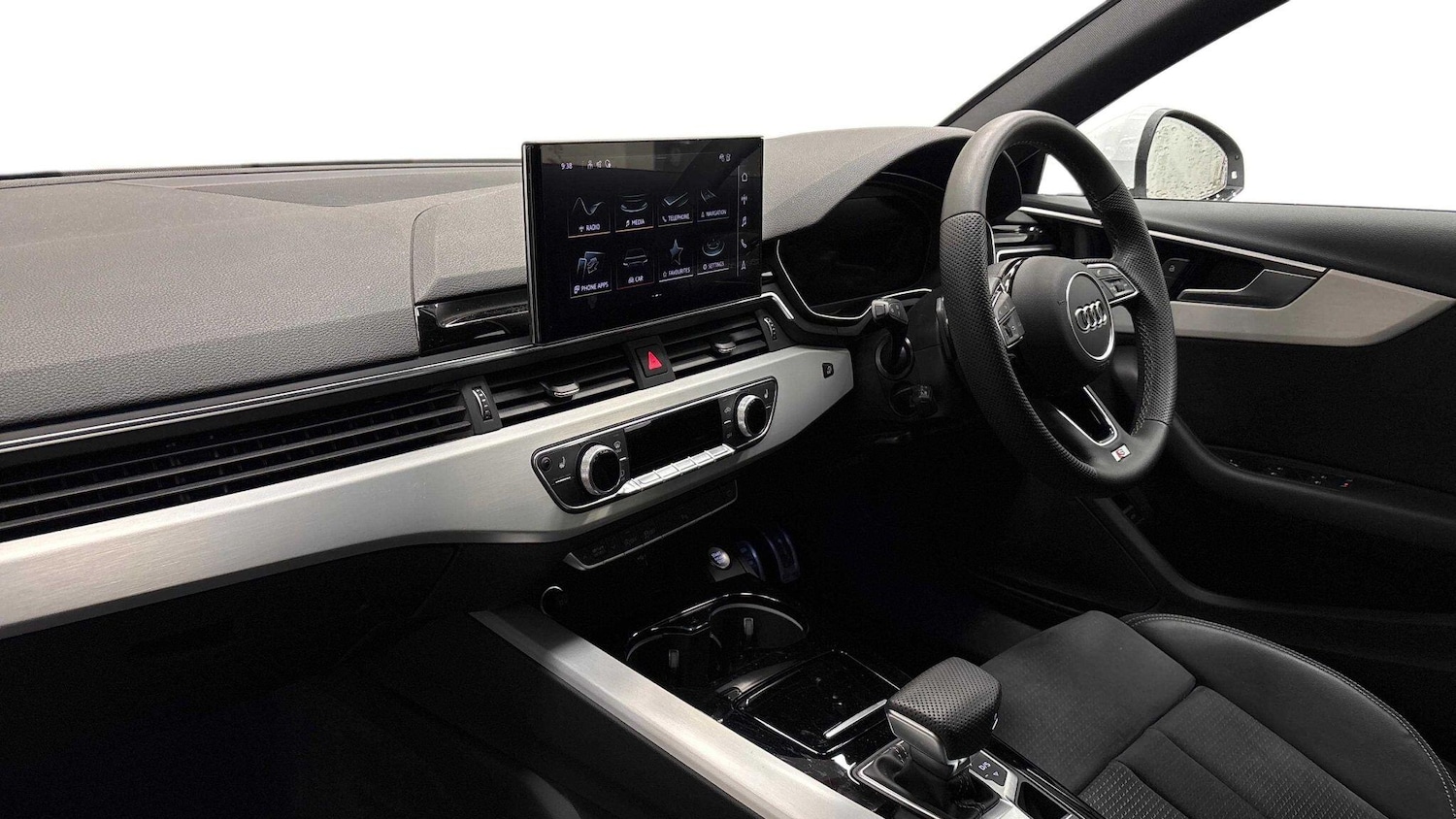 Used Audi A4 Avant 2024 for sale - 77733643: Photo 2