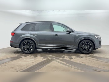 Used Audi Q7 2025 for sale - 76520010: Photo