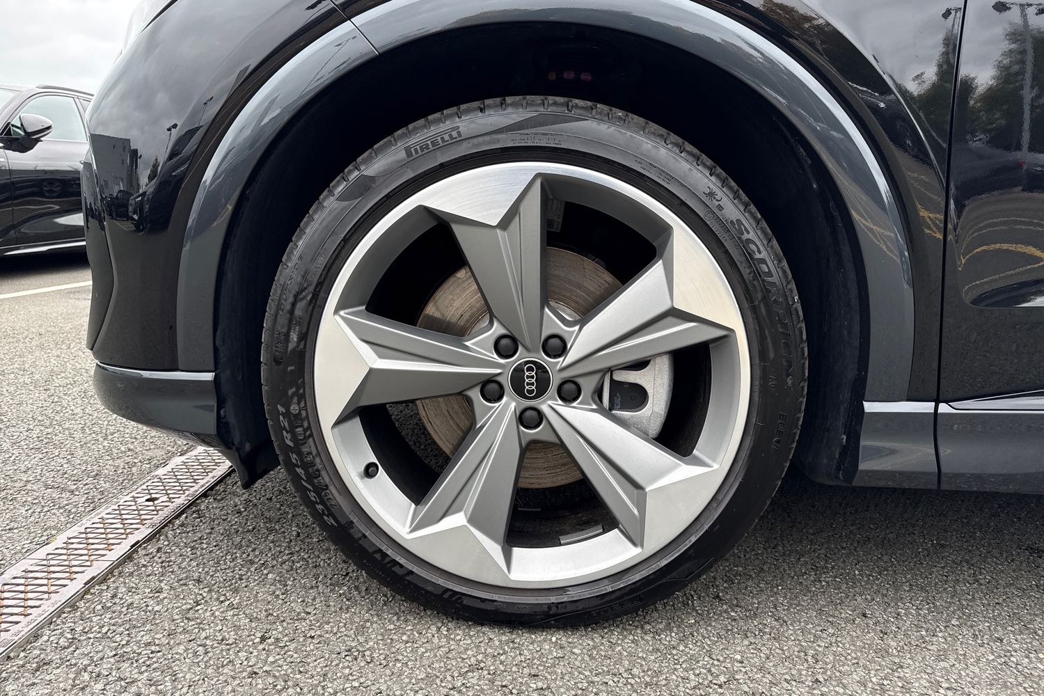 Used Audi Q4 e-tron 2025 for sale - 76435921: Photo 10