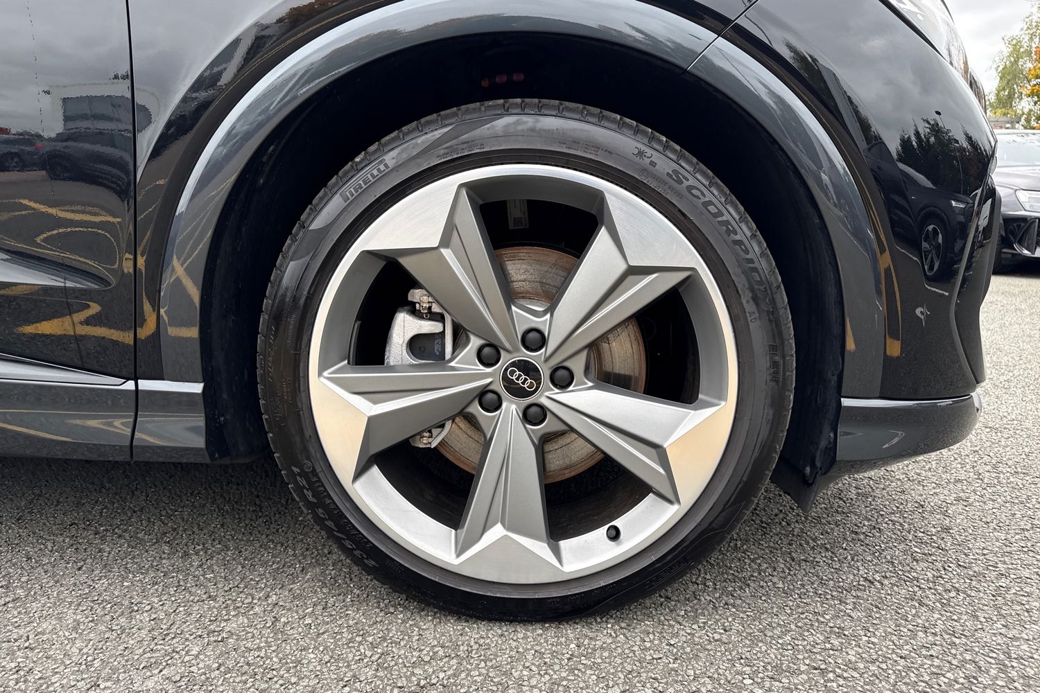 Used Audi Q4 e-tron 2025 for sale - 76435921: Photo 11