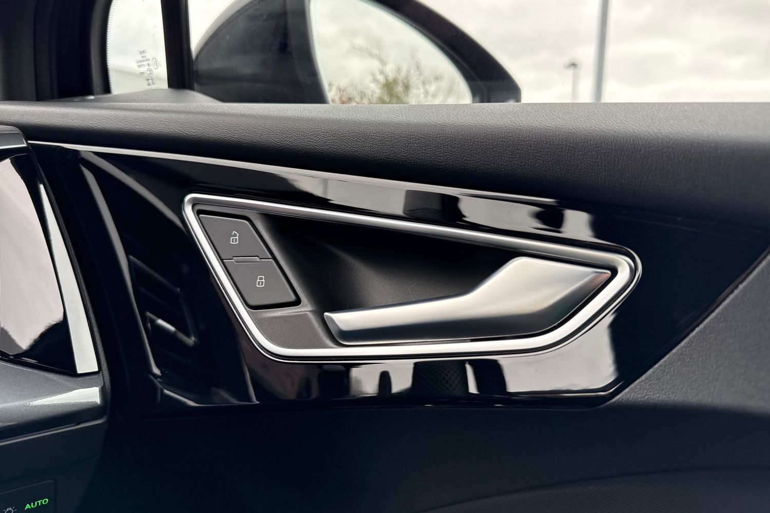 Used Audi Q4 e-tron 2025 for sale - 76435921: Photo 41