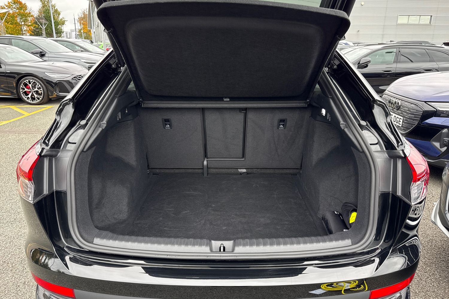 Used Audi Q4 e-tron 2025 for sale - 76435921: Photo 7