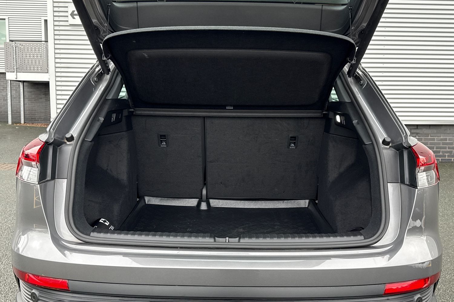 Used Audi Q4 e-tron 2023 for sale - 77152584: Photo 7