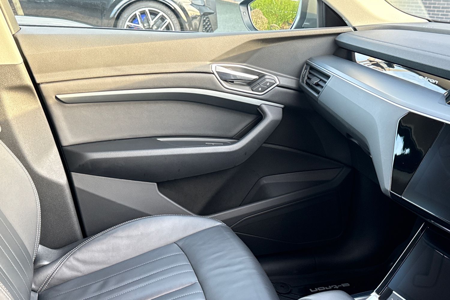 Used Audi Q8 2023 for sale - 76968028: Photo 19