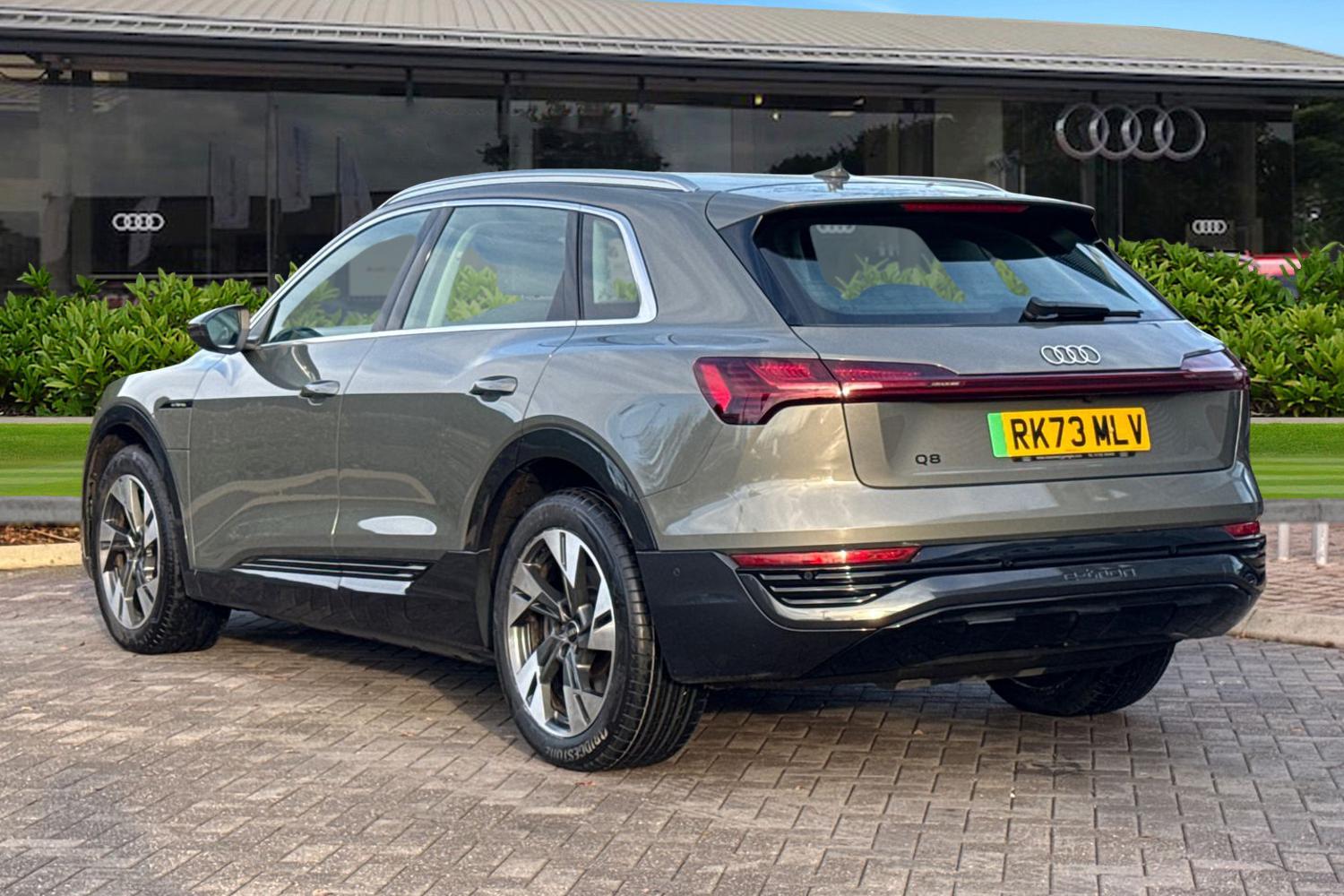 Used Audi Q8 2023 for sale - 76968028: Photo 2