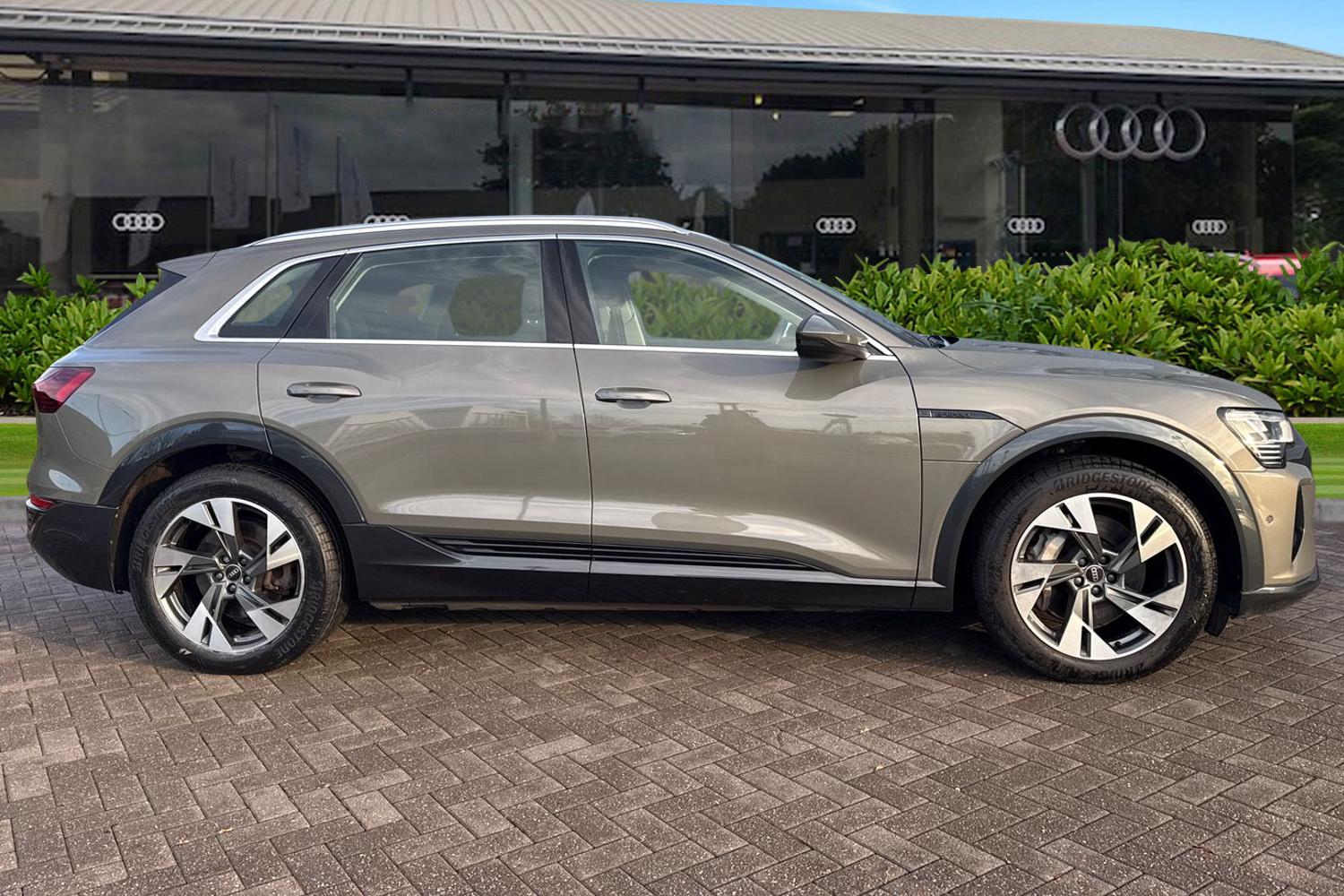 Used Audi Q8 2023 for sale - 76968028: Photo 3