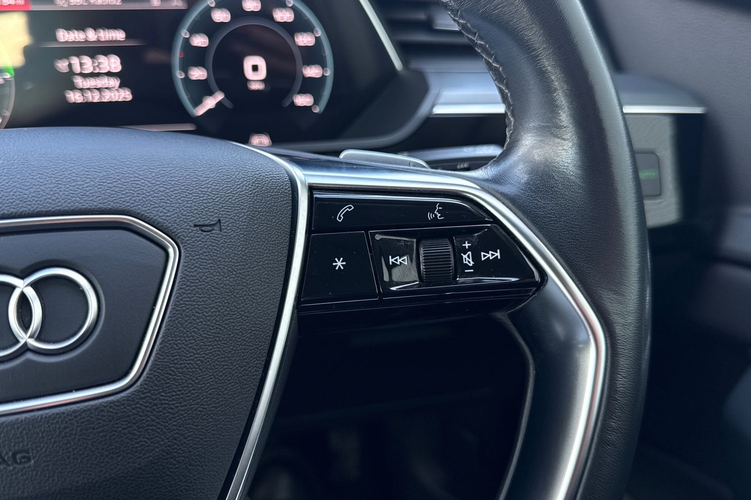 Used Audi Q8 2023 for sale - 76968028: Photo 56