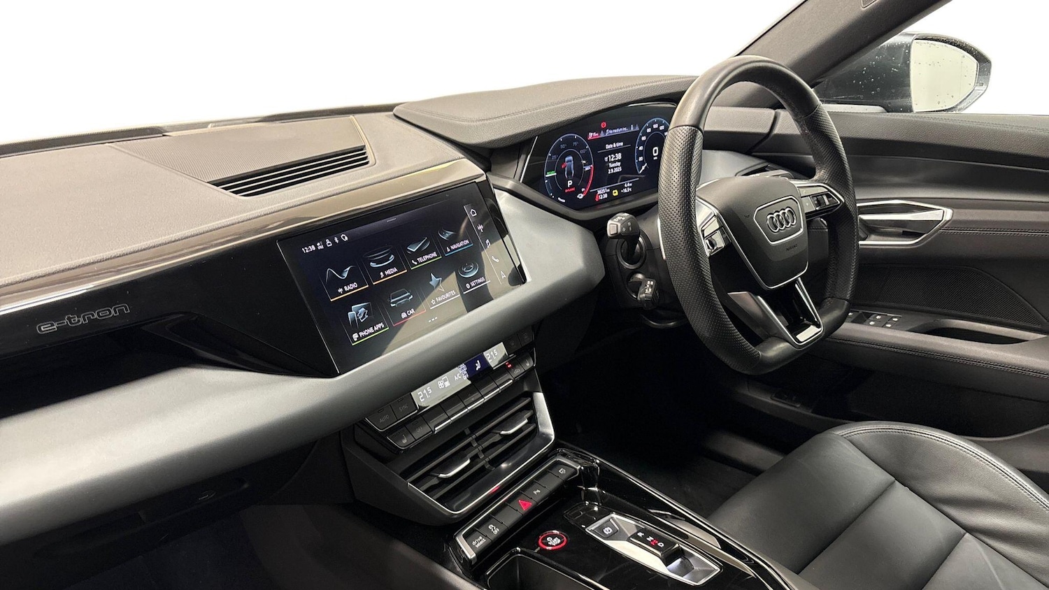 Used Audi e-tron GT 2022 for sale - 76558252: Photo 2