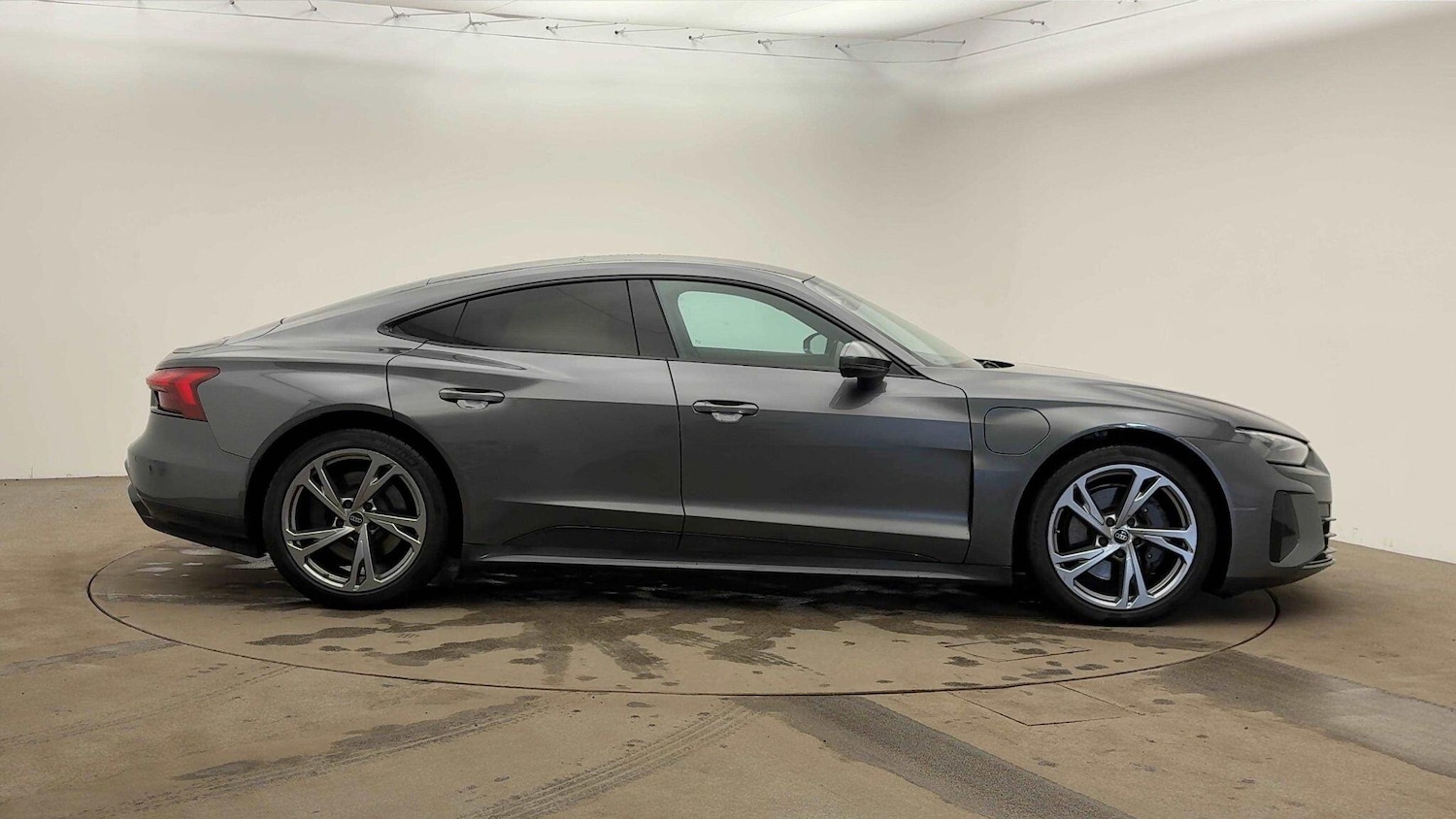 Used Audi e-tron GT 2022 for sale - 76558252: Photo 4