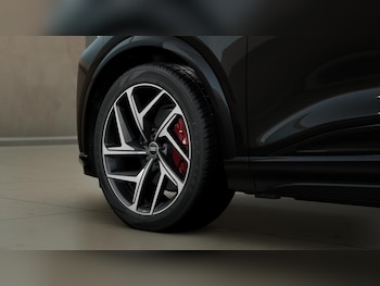 Used Audi Q6 e-tron 2025 for sale - 76758367: Photo