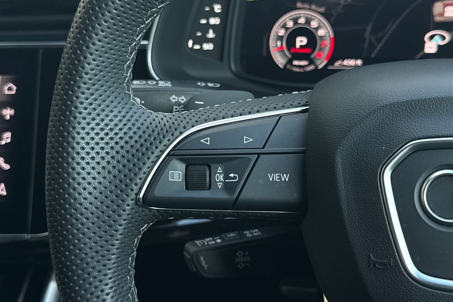 Used Audi Q8 2023 for sale - 76789542: Photo 40