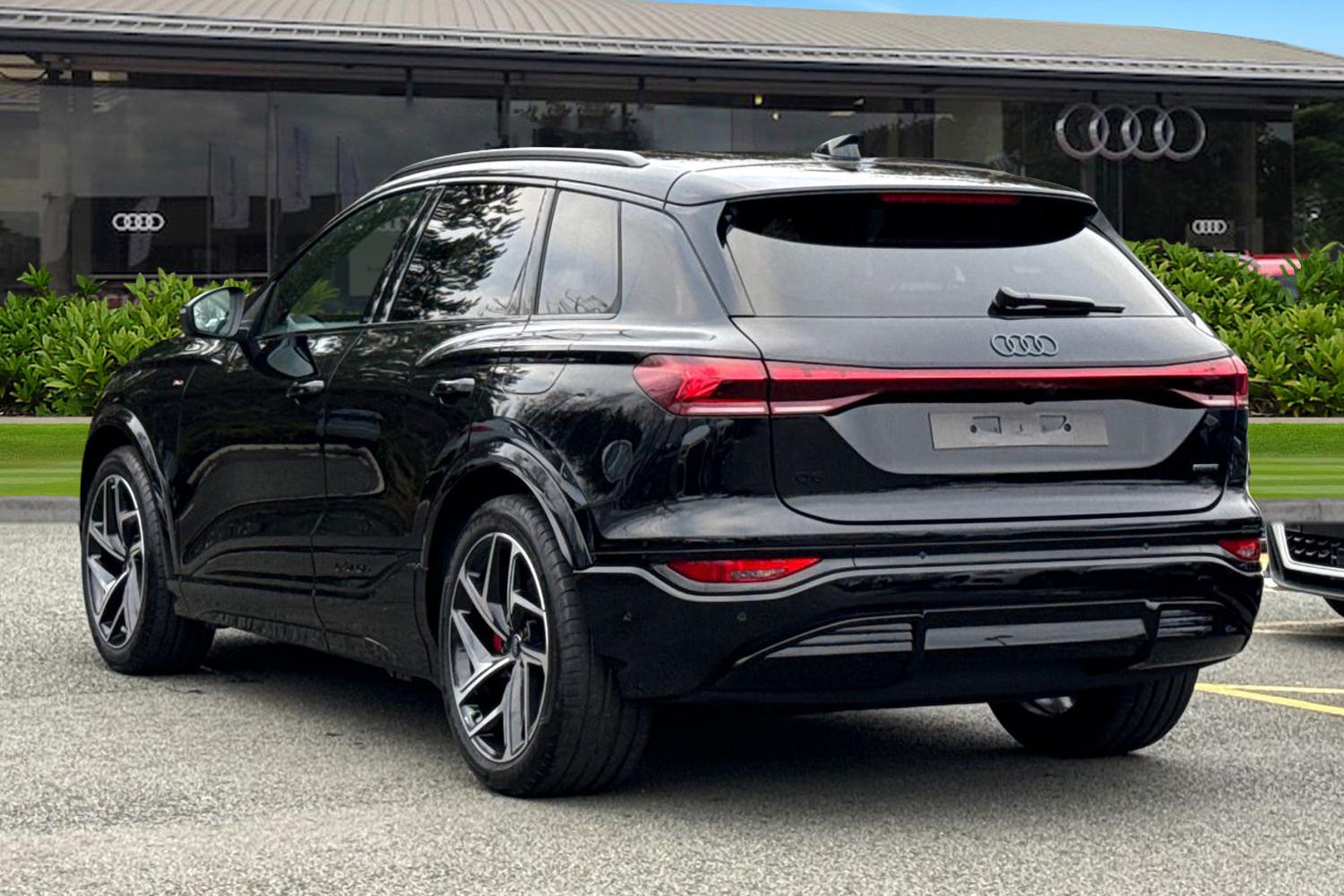 Used Audi Q6 e-tron 2026 for sale - 77294670: Photo 2