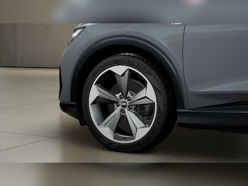 Used Audi Q4 e-tron 2025 for sale - 77061259: Photo