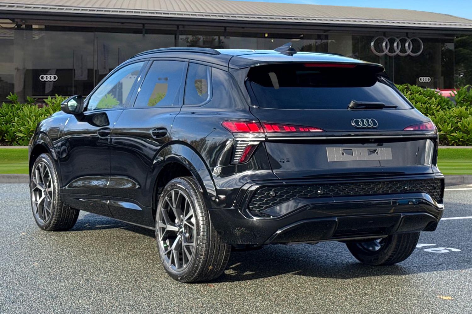 Used Audi Q3 2025 for sale - 76274578: Photo 2