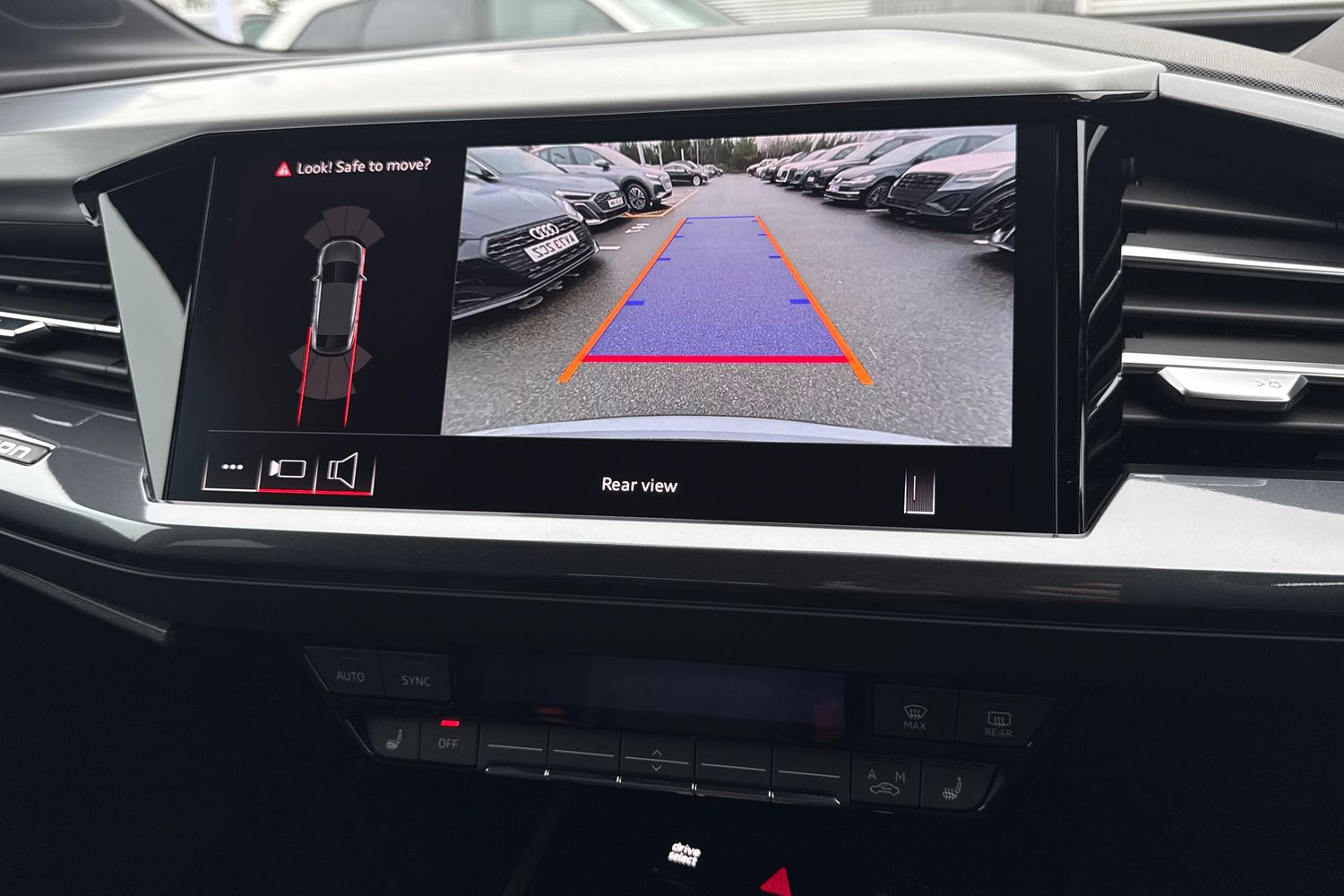 Used Audi Q4 e-tron 2024 for sale - 77355421: Photo 43