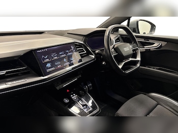 Used Audi Q4 e-tron 2022 for sale - 77791752: Photo