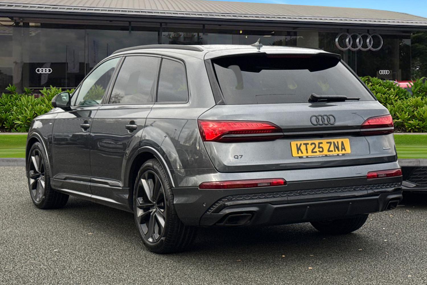 Used Audi Q7 2025 for sale - 77382886: Photo 2