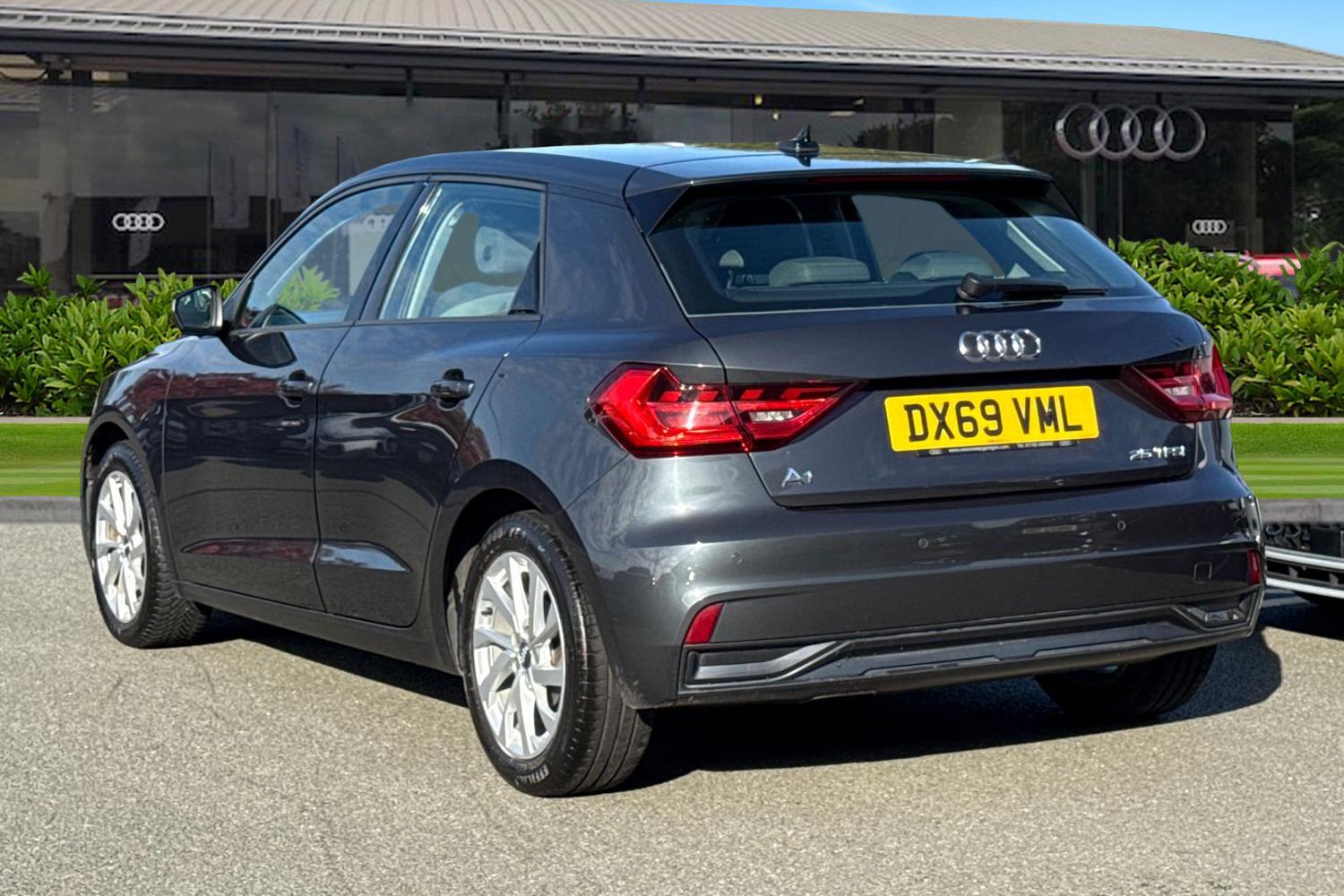 Used Audi A1 2019 for sale - 76115033: Photo 2