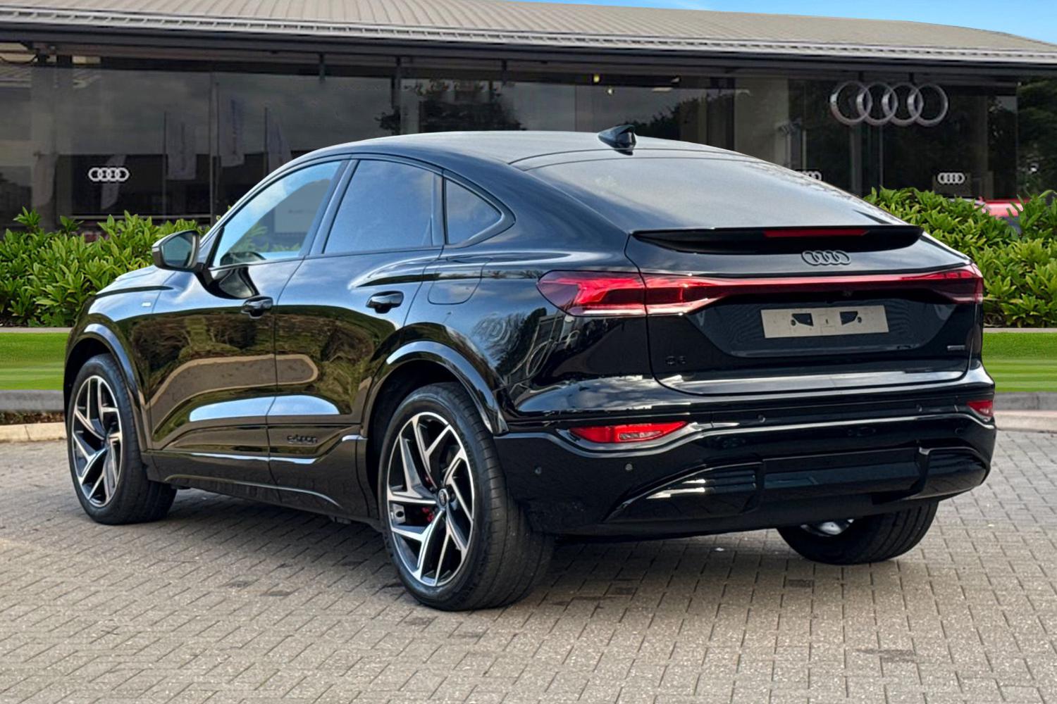 Used Audi Q6 e-tron 2026 for sale - 77257777: Photo 2