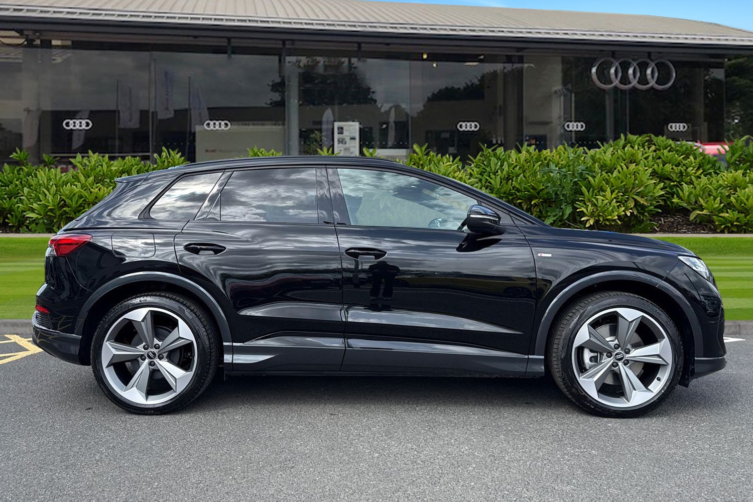Used Audi Q4 e-tron 2025 for sale - 76143759: Photo 3
