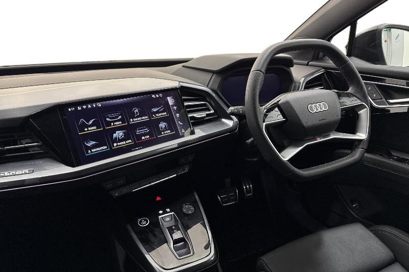 Used Audi Q4 e-tron 2024 for sale - 76353292: Photo 2
