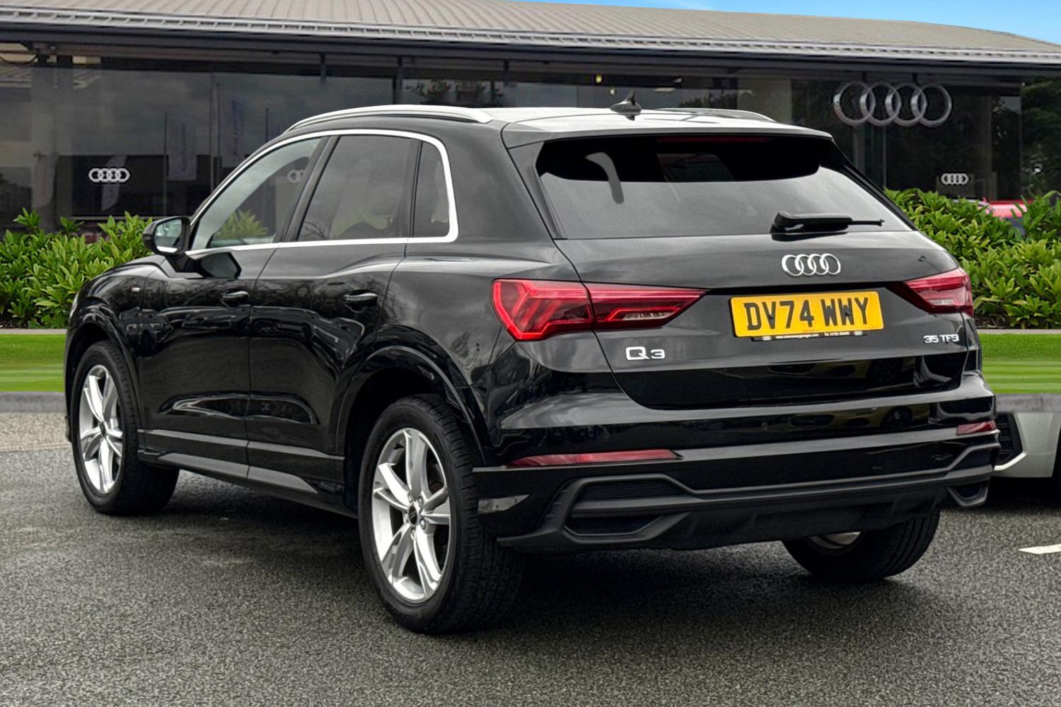 Used Audi Q3 2024 for sale - 77904543: Photo 2