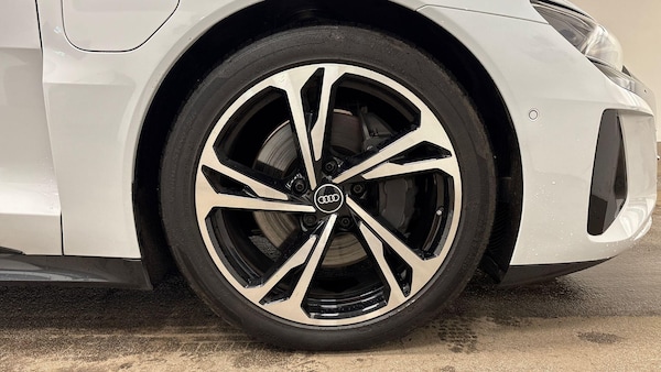Used Audi e-tron GT 2023 for sale - 76274723: Photo 5