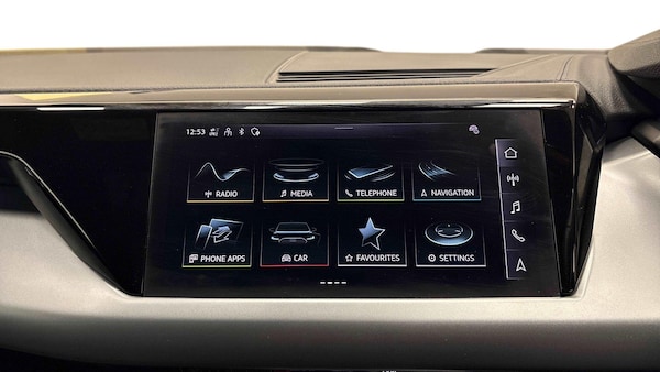 Used Audi e-tron GT 2023 for sale - 76274723: Photo 8