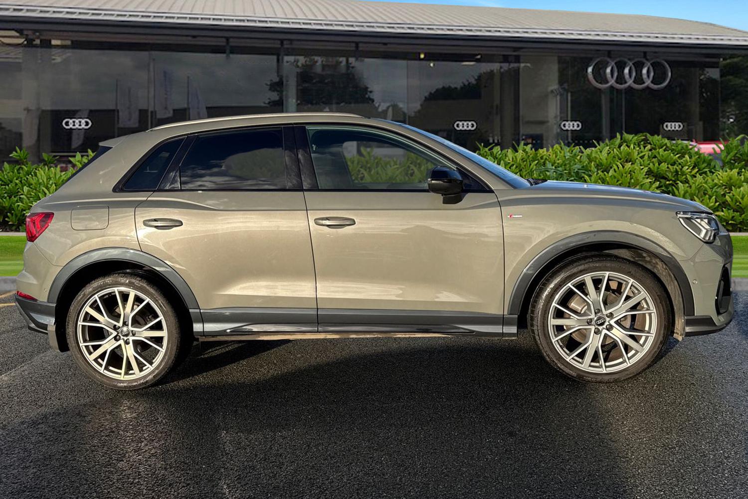 Used Audi Q3 2019 for sale - 76968030: Photo 3