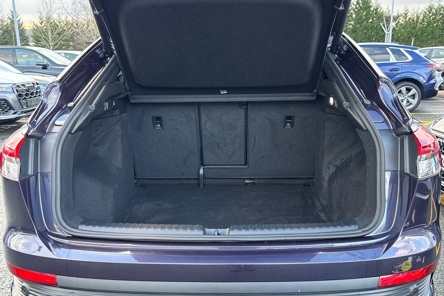 Used Audi Q4 e-tron 2025 for sale - 77383132: Photo 7