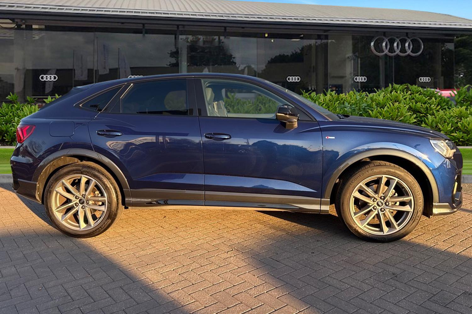 Used Audi Q3 2023 for sale - 76636886: Photo 3