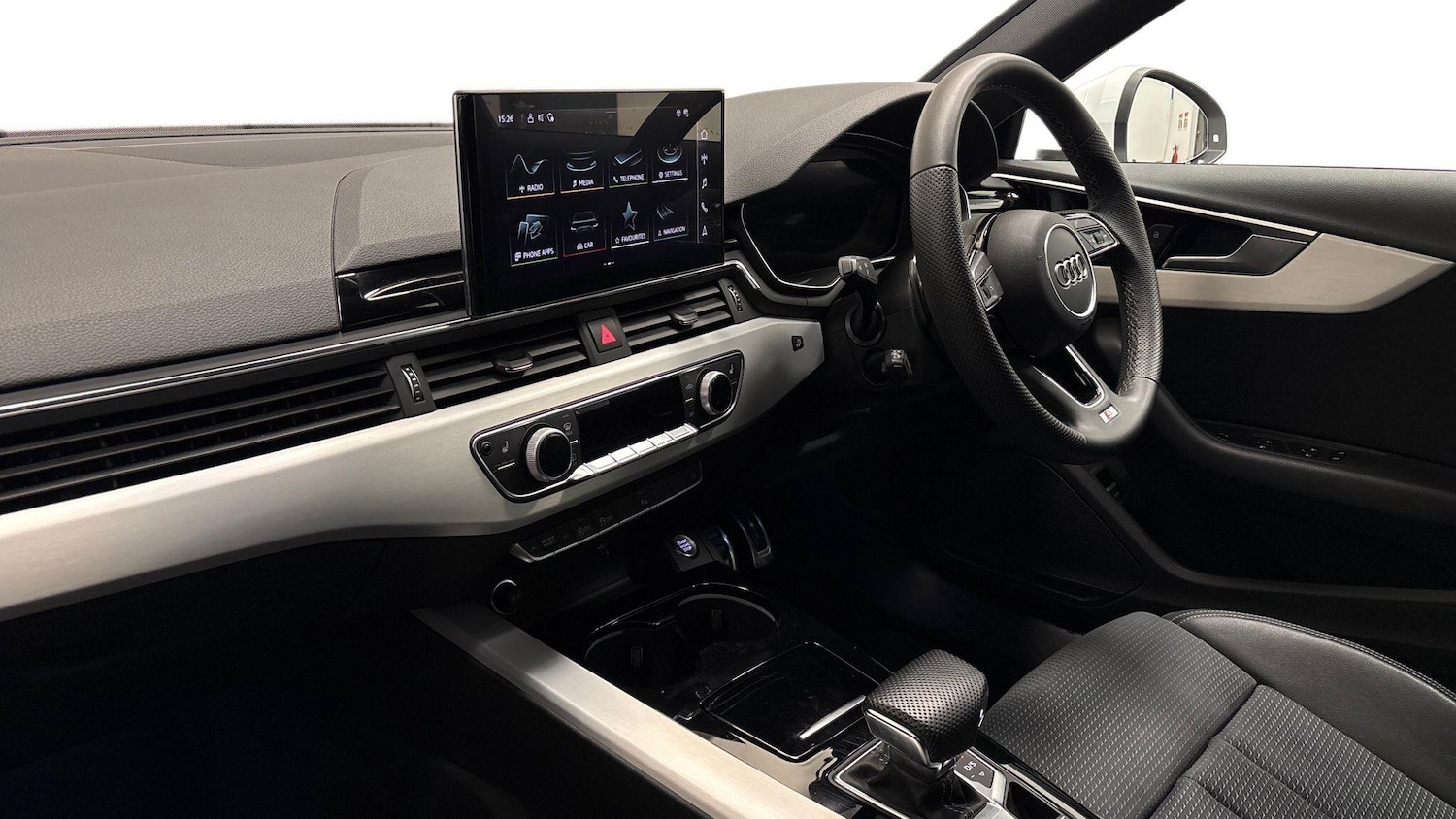 Used Audi A4 Avant 2024 for sale - 77733774: Photo 2