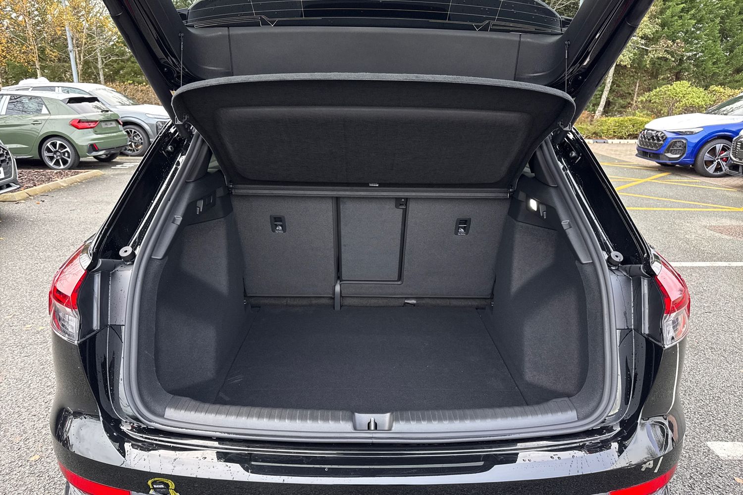 Used Audi Q4 e-tron 2025 for sale - 76890111: Photo 6