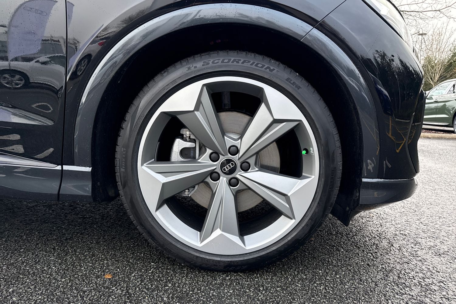 Used Audi Q4 e-tron 2025 for sale - 76890111: Photo 9