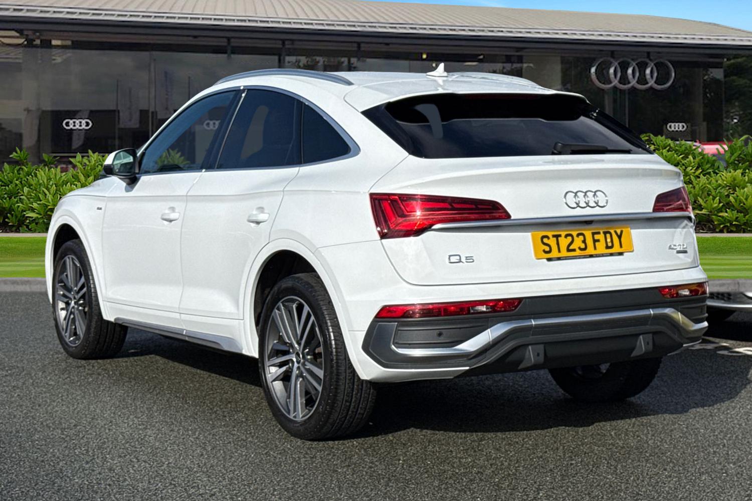 Used Audi Q5 2023 for sale - 77919275: Photo 2