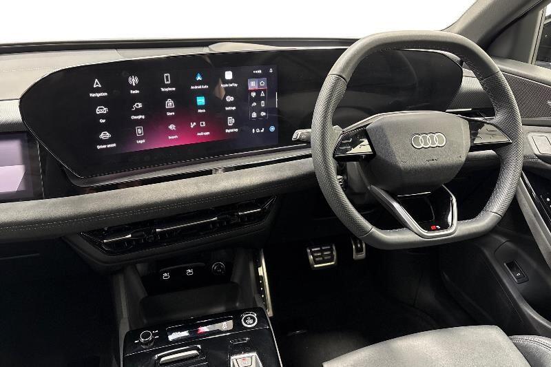 Used Audi Q6 e-tron 2025 for sale - 76469265: Photo 2