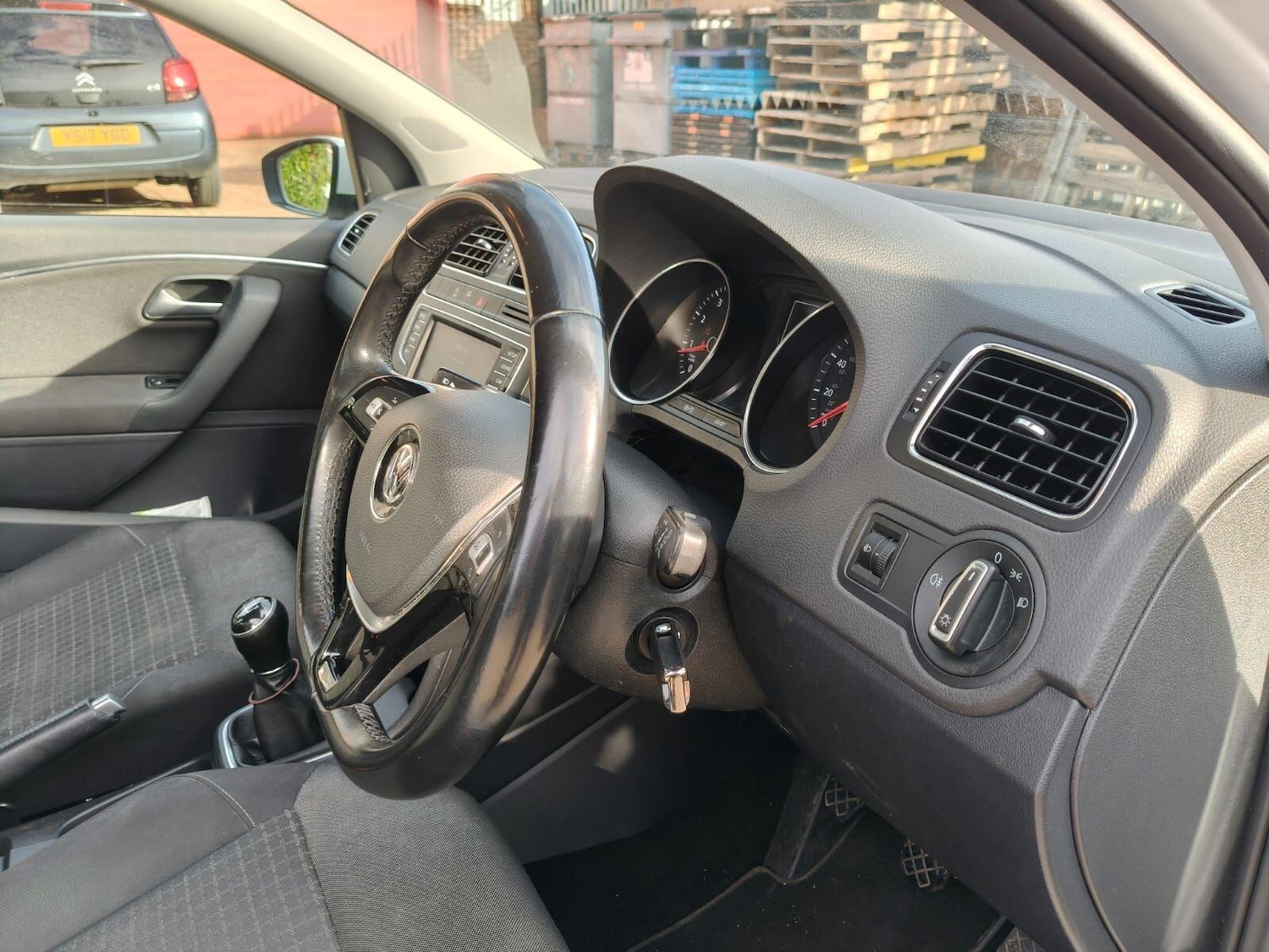 Used Volkswagen Polo 2015 for sale - 77970762: Photo 22