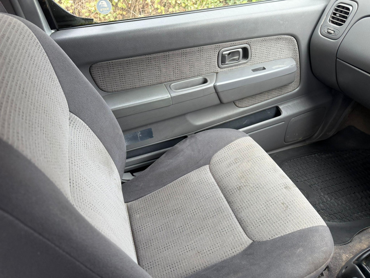 Used Nissan Navara 2004 for sale - 77314554: Photo 9