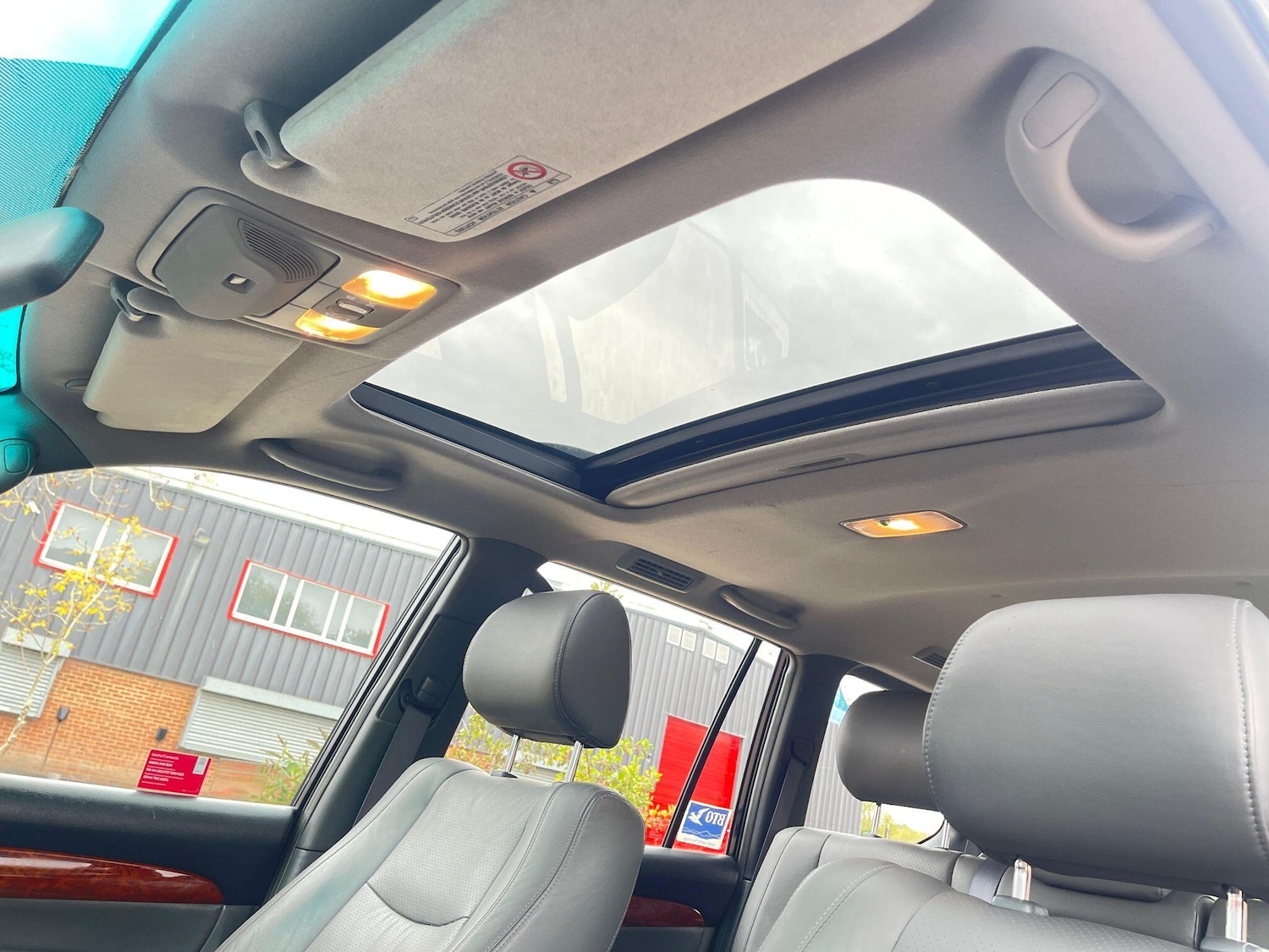 Used Toyota Land Cruiser 2004 for sale - 76802472: Photo 28