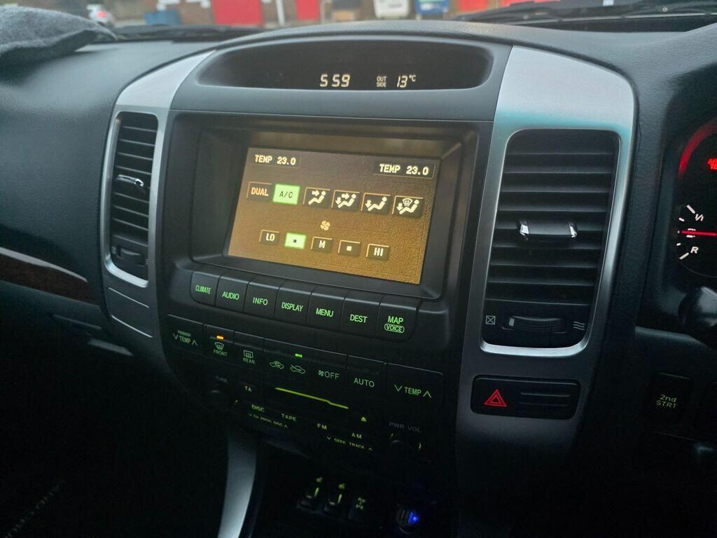 Used Toyota Land Cruiser 2004 for sale - 76802472: Photo 31