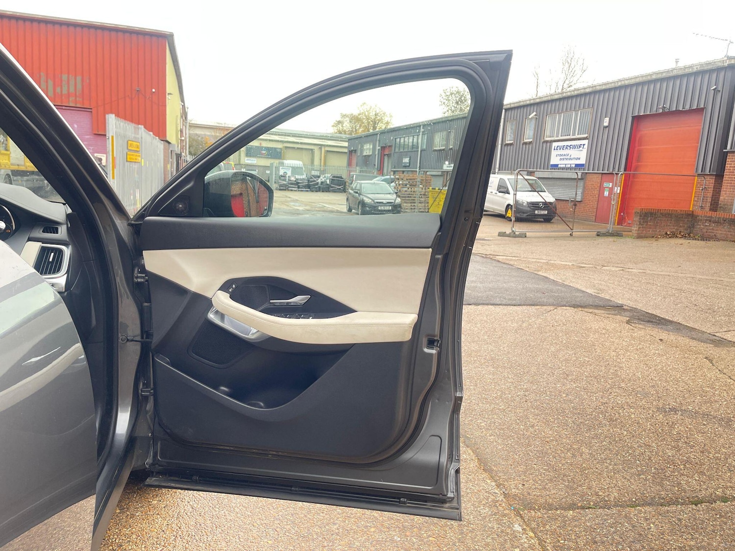 Used Jaguar E-Pace 2019 for sale - 76996335: Photo 18