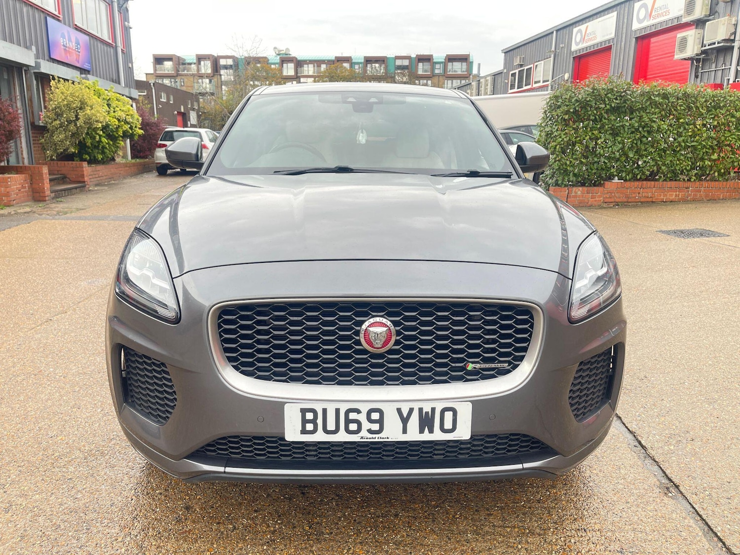 Used Jaguar E-Pace 2019 for sale - 76996335: Photo 2