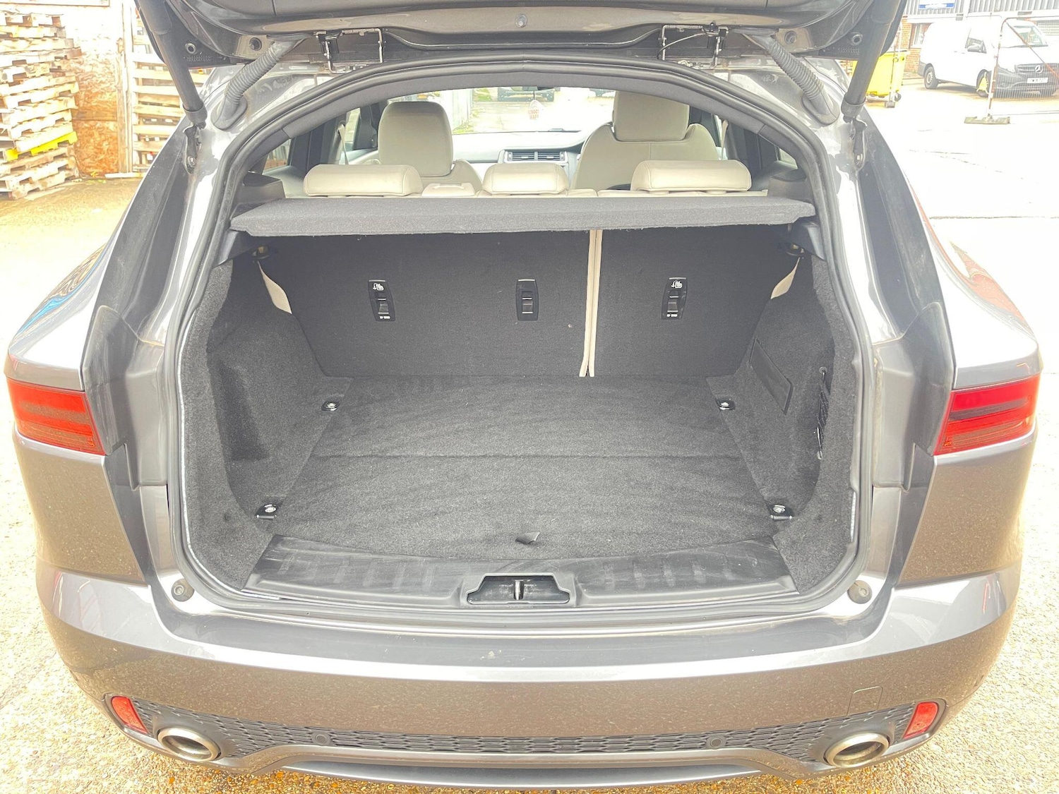 Used Jaguar E-Pace 2019 for sale - 76996335: Photo 21