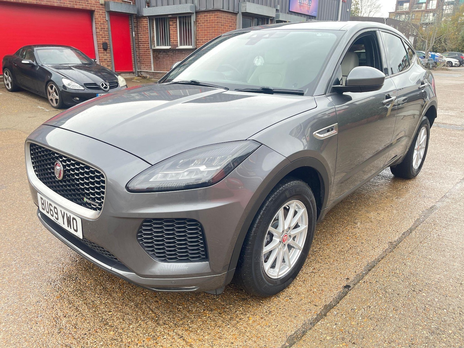 Used Jaguar E-Pace 2019 for sale - 76996335: Photo 3