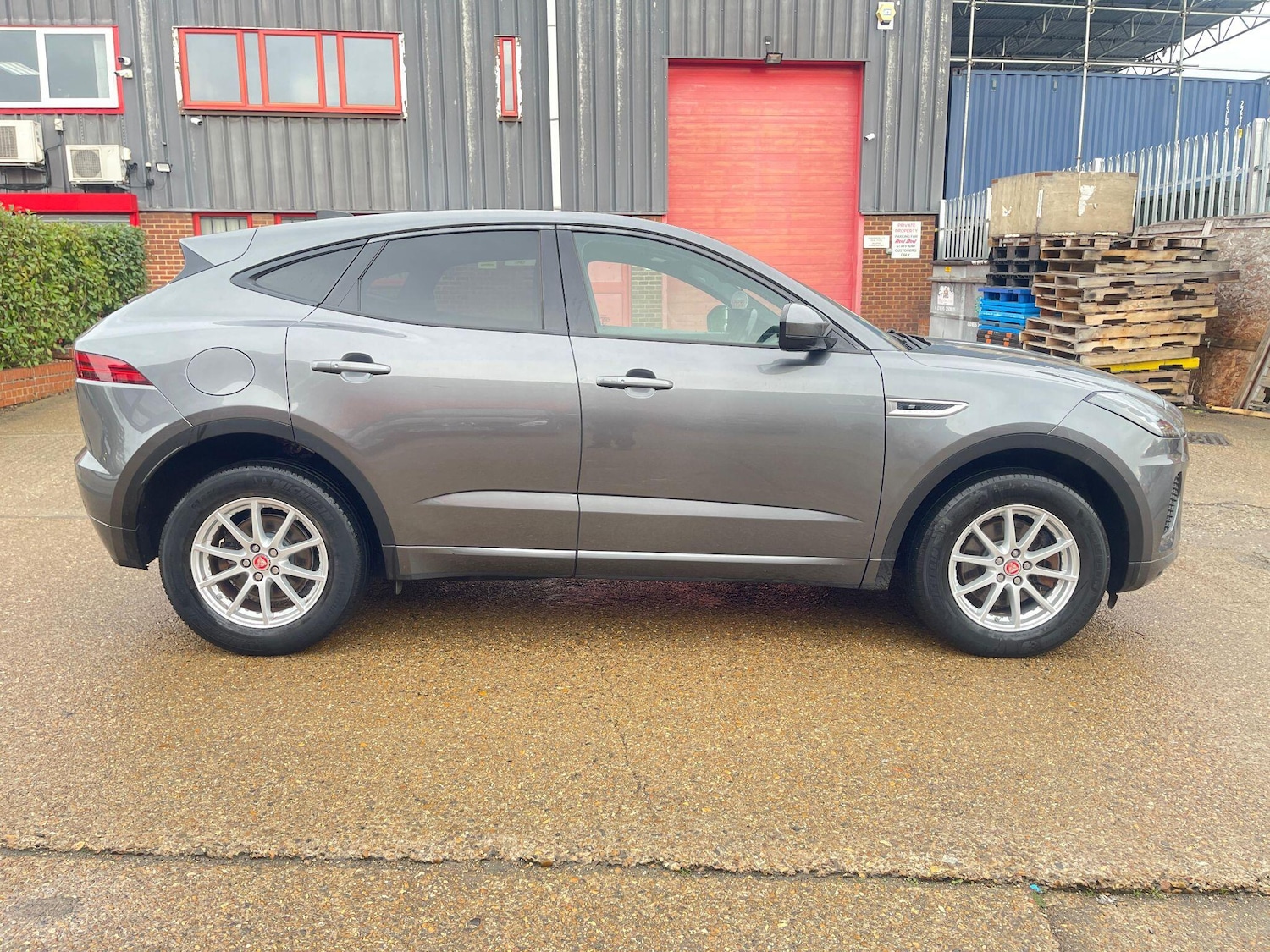 Used Jaguar E-Pace 2019 for sale - 76996335: Photo 6