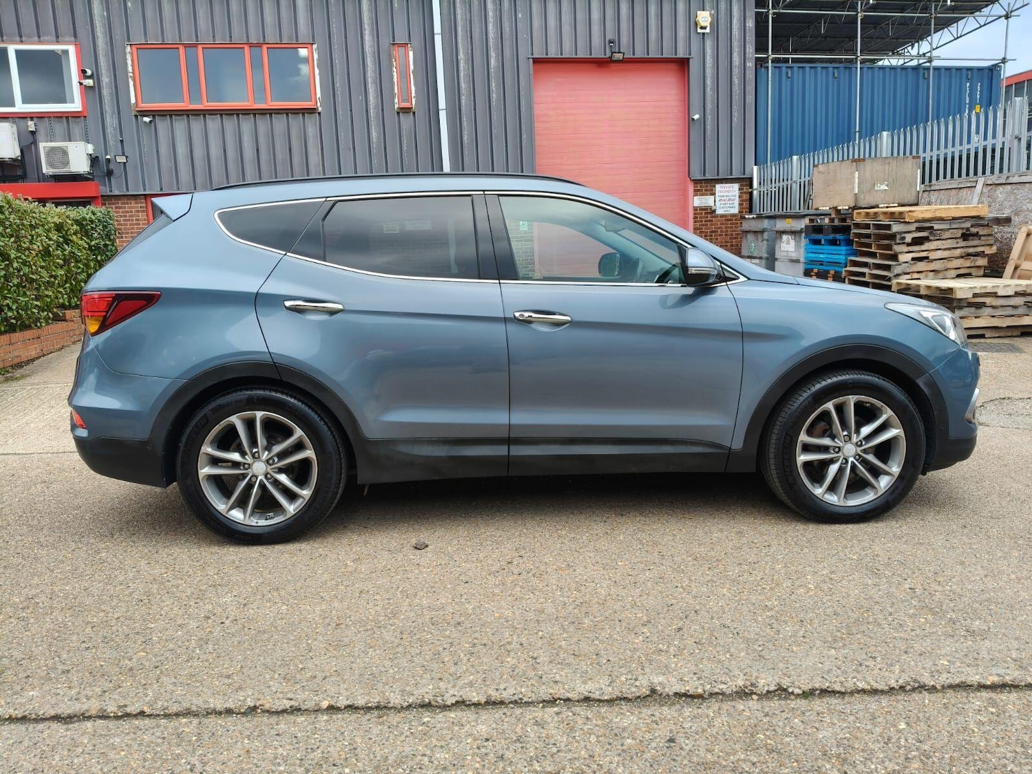 Used Hyundai Santa Fe 2016 for sale - 76701935: Photo 10