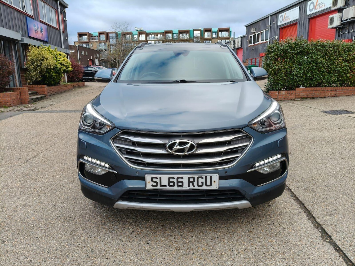 Used Hyundai Santa Fe 2016 for sale - 76701935: Photo 2